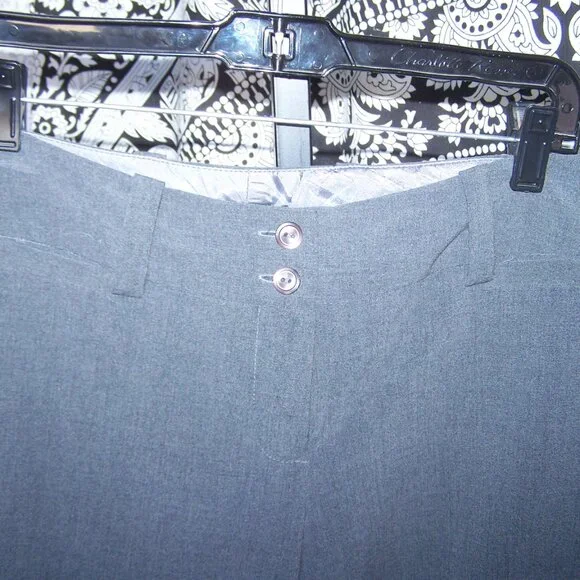 **Final Sale** BCX Light Gray Pant Suit Sz M/9 - Picture 4 of 8